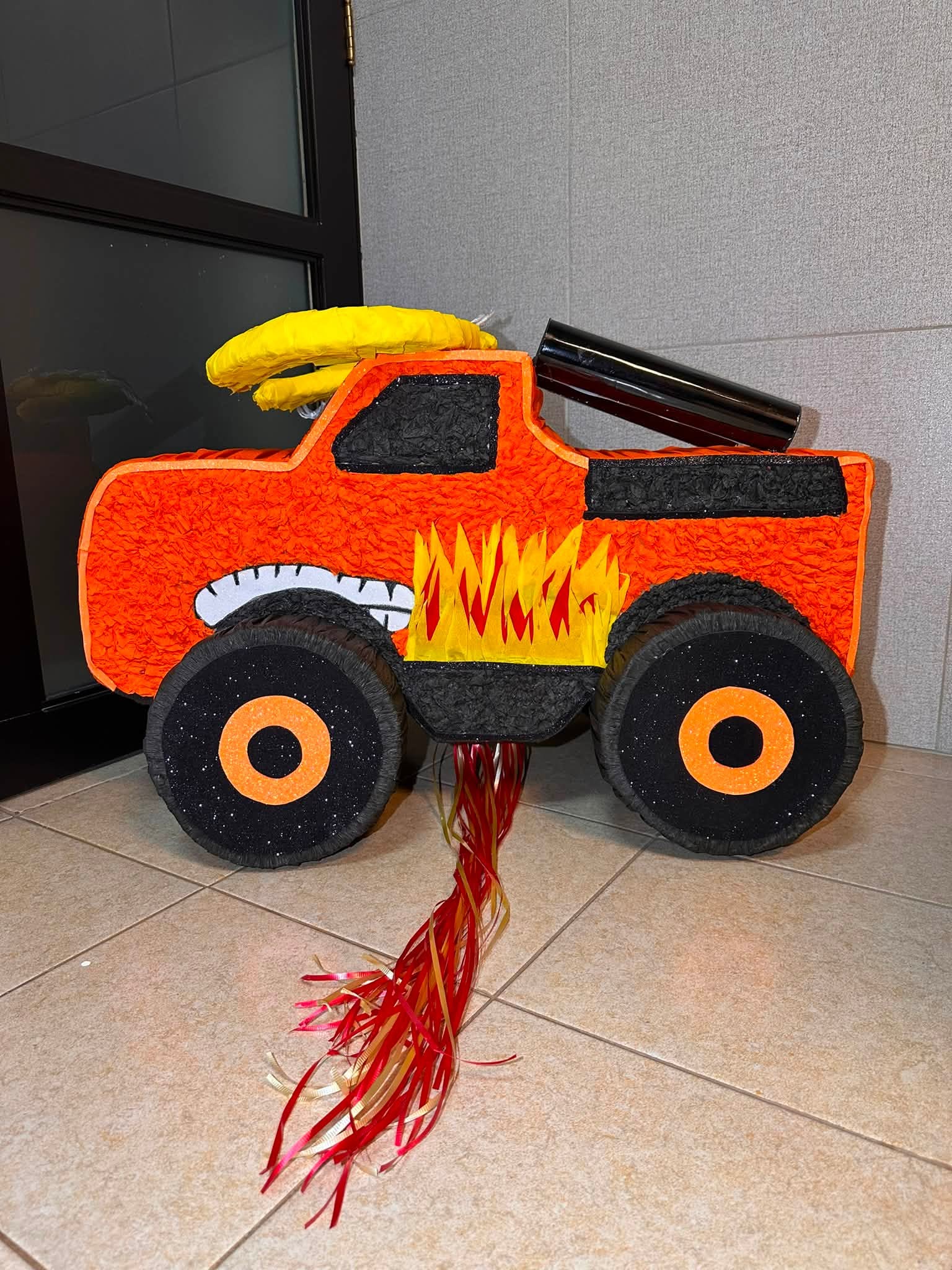 Piñata personalizada de camioneta