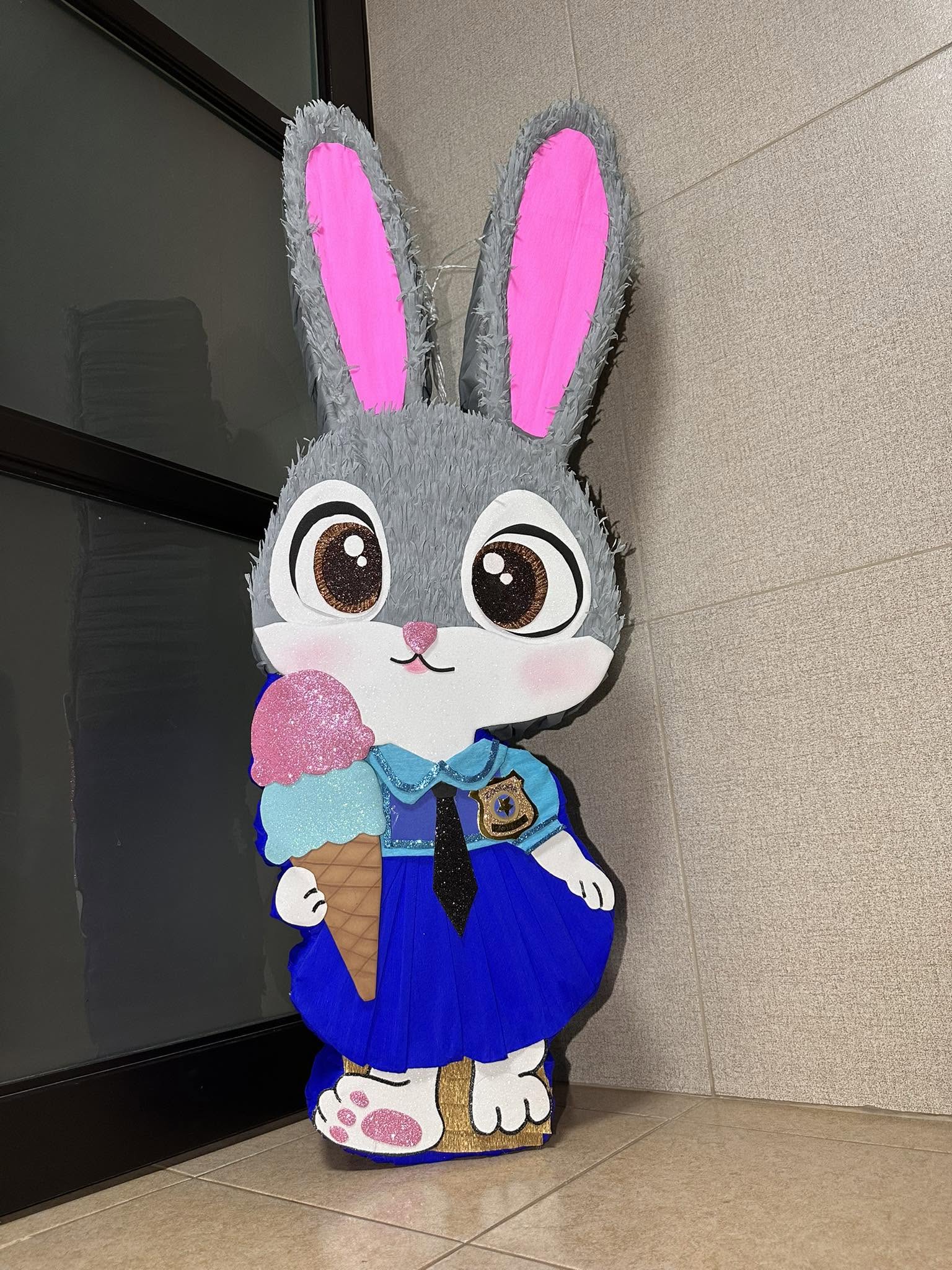 Piñata personalizada de personaje