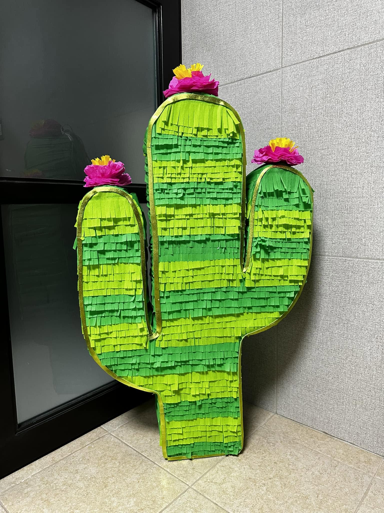 Piñata personalizada temática de cactus